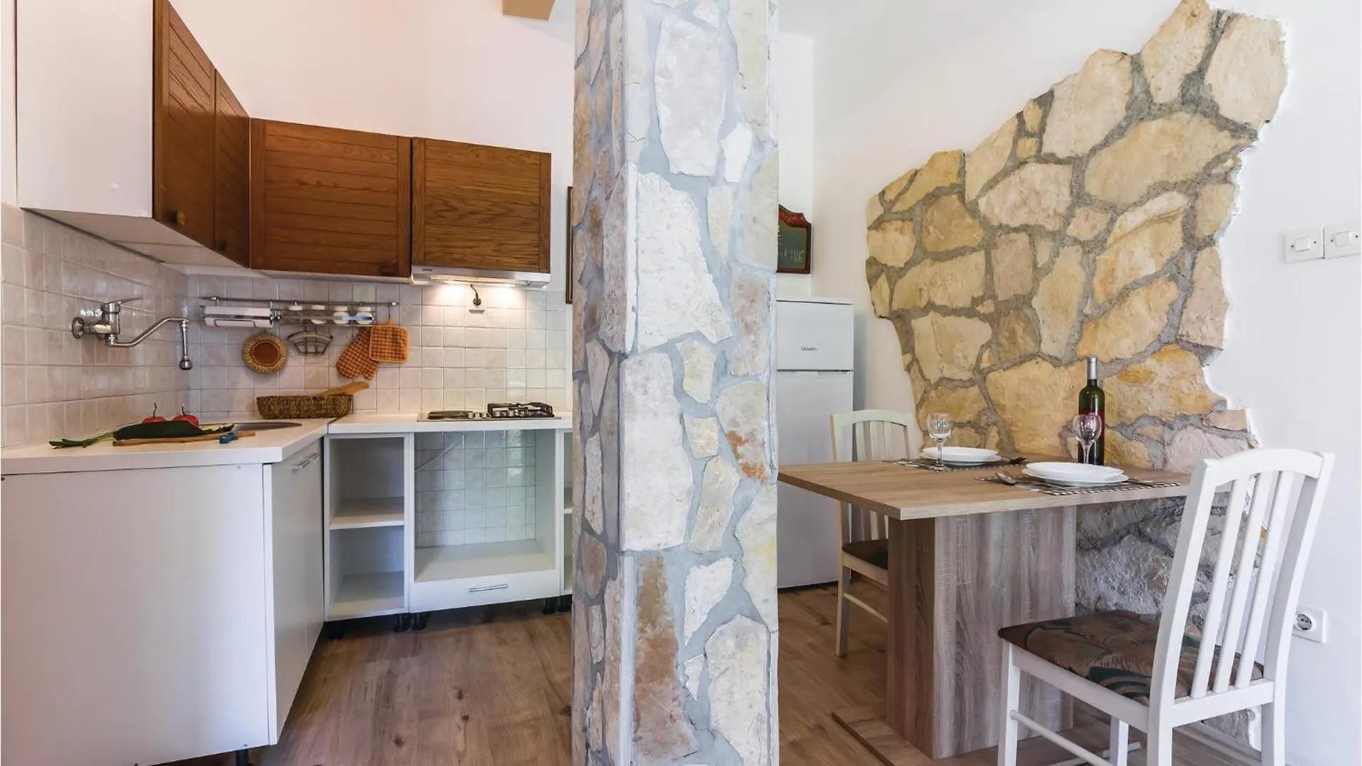 Awesome Apartment In Pula With Wifi 0*,